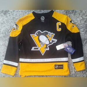 Brand new Youth Official NHL Pittsburgh Penguins Sidney Crosby Jersey Size S/M